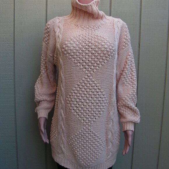 100% silk Victoria's Secret Moda Internat'l turtleneck pink sweater, Small - Picture 8 of 13